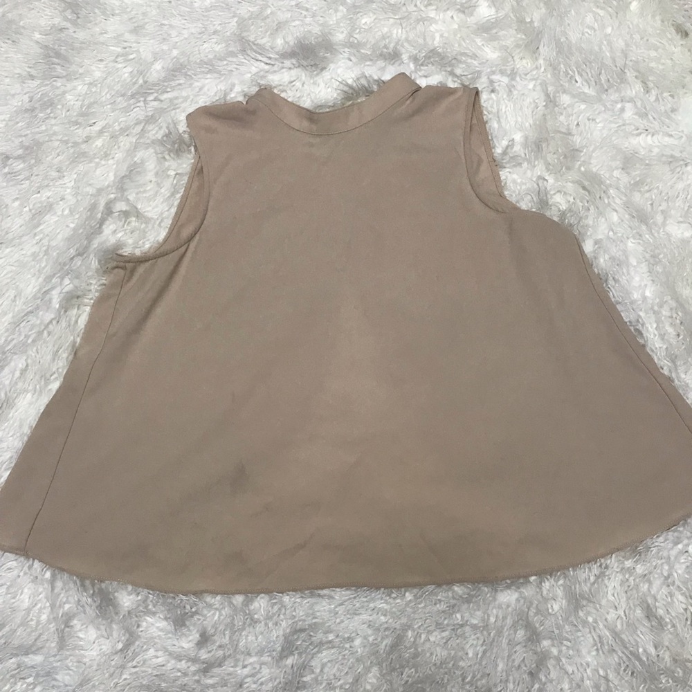 Swing tank